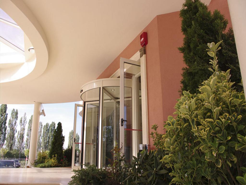 Monte Carlo Palace Rooms Bucarest Exterior foto
